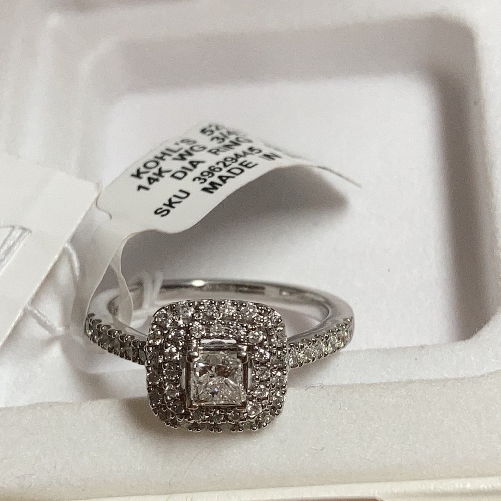 Vera Wang Diamond Ring
